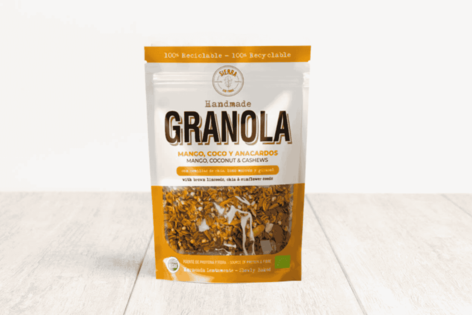 Granola de mango, coco y anacardos